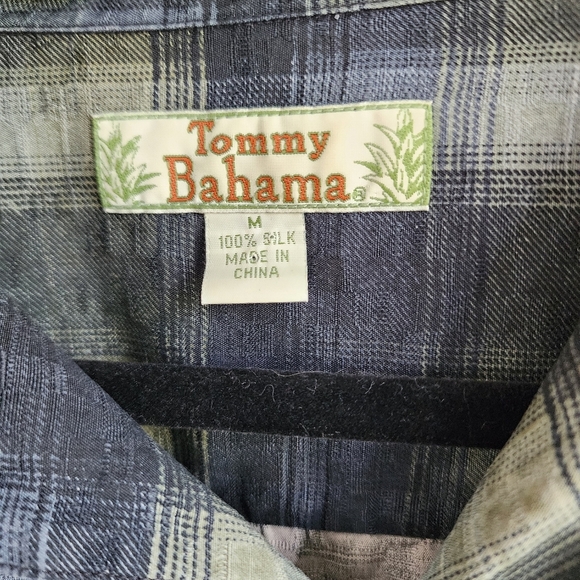 Tommy Bahama Blue and Green Casual Button Down Camp Shirt 100% SILK Medium - Picture 3 of 5